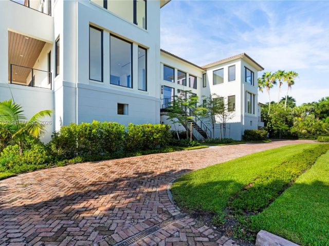 Home for sale at 650 Lugo Ave - photo 7471379