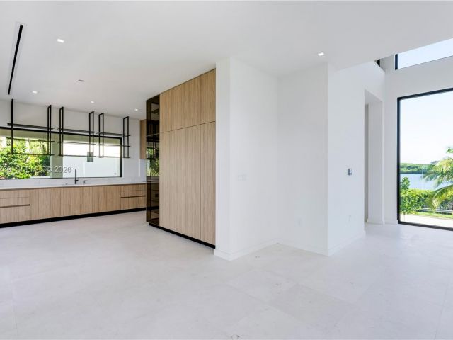 Home for sale at 650 Lugo Ave - photo 7471385