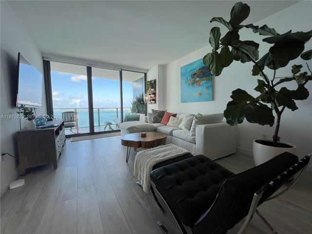 Apartment for rent  Unit #3405 - photo 7493439