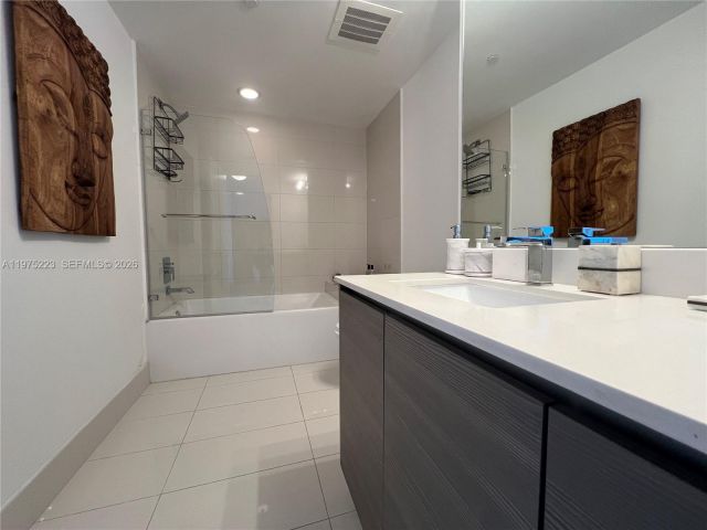 Apartment for rent  Unit #3405 - photo 7493444