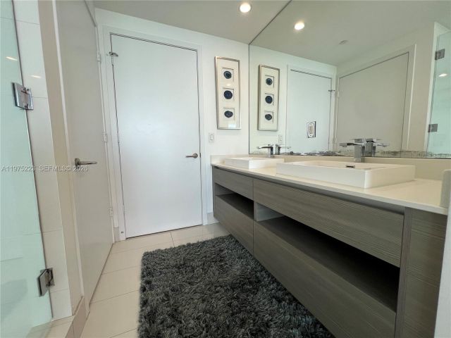 Apartment for rent  Unit #3405 - photo 7493447