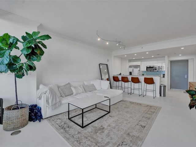 Apartment for sale  Unit #811 - photo 7491526