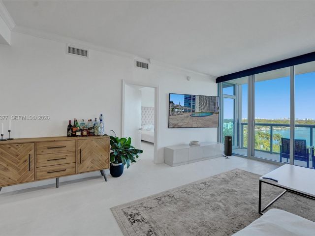 Apartment for sale  Unit #811 - photo 7491527