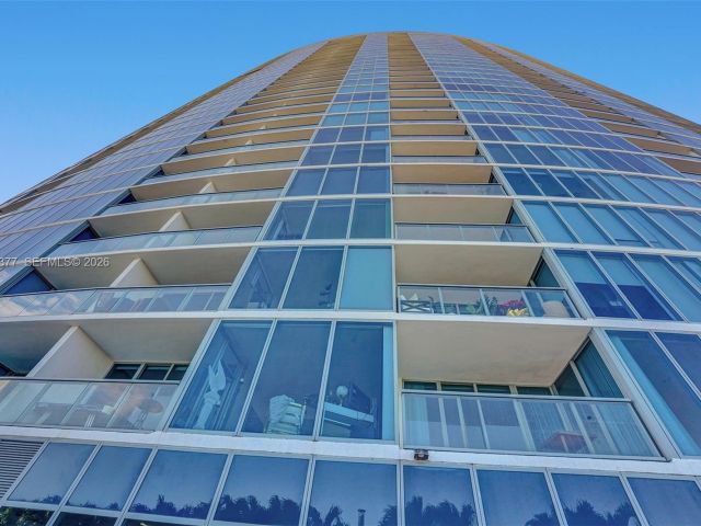 Apartment for sale  Unit #811 - photo 7491537