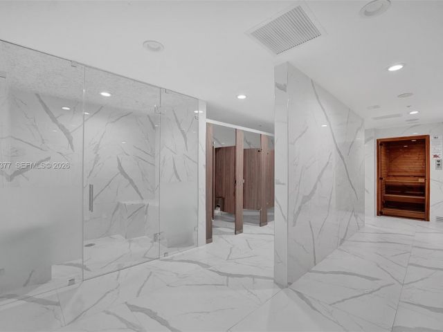 Apartment for sale  Unit #811 - photo 7491540