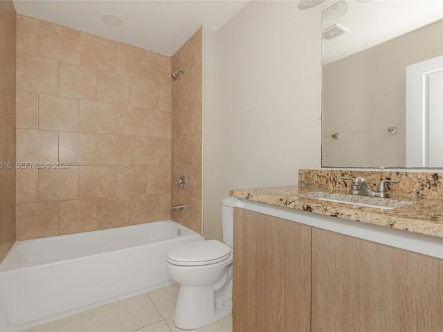 3-bedroom home for rent in Fort Lauderdale - 813 NW 3rd Ave 813 - MondialRealty