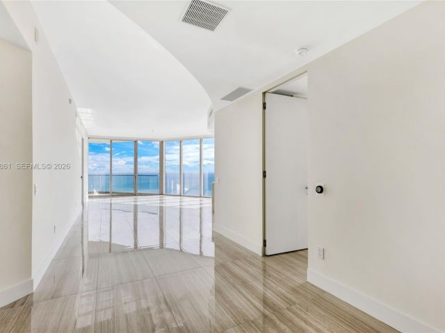 Apartment for rent  Unit #4604 - photo 7495695