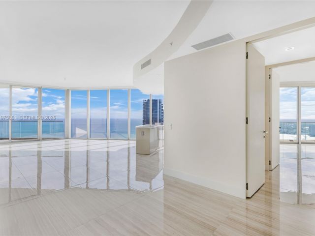 Apartment for rent  Unit #4604 - photo 7495696