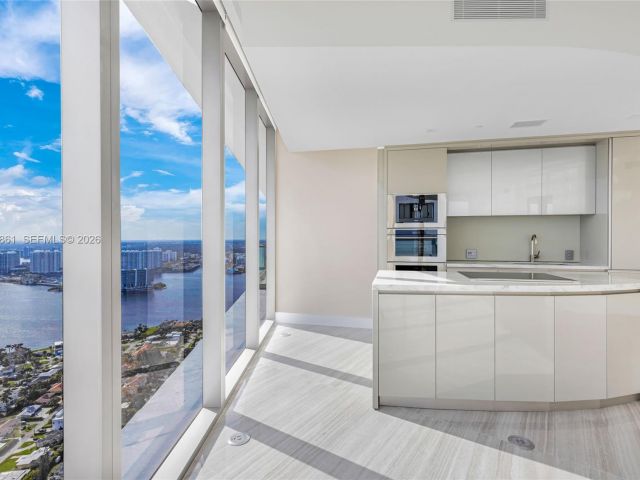 Apartment for rent  Unit #4604 - photo 7495700