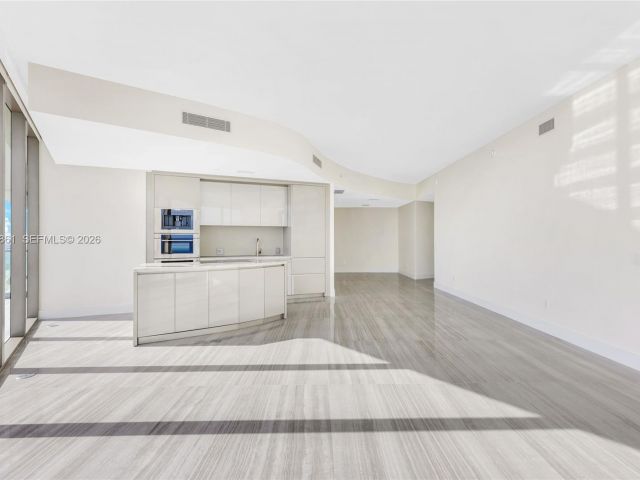 Apartment for rent  Unit #4604 - photo 7495707