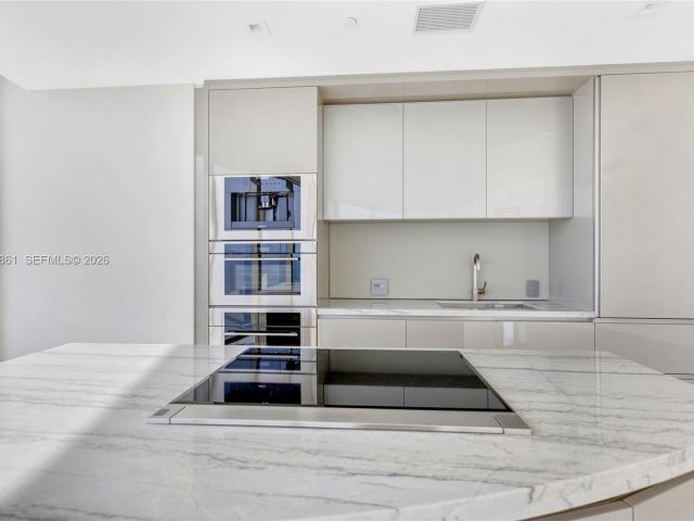 Apartment for rent  Unit #4604 - photo 7495708