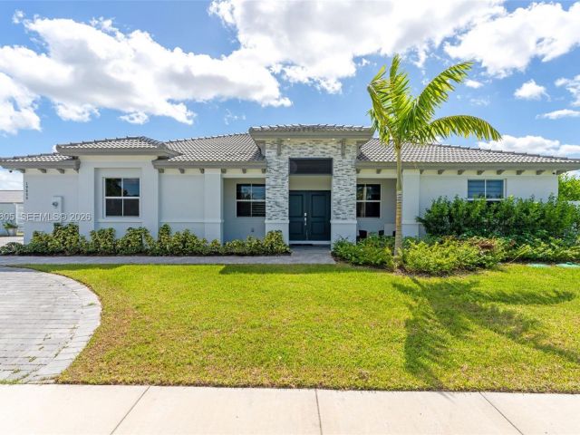 Home for rent at 19866 SW 320th St 0 - photo 7460207