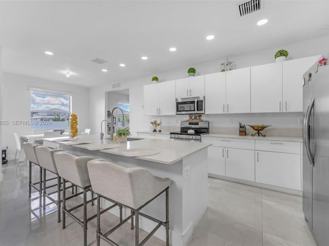 Home for rent at 19866 SW 320th St 0 - photo 7460217