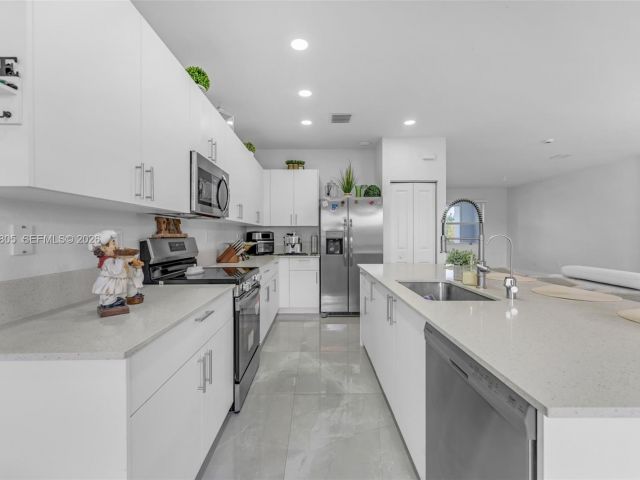 Home for rent at 19866 SW 320th St 0 - photo 7460218