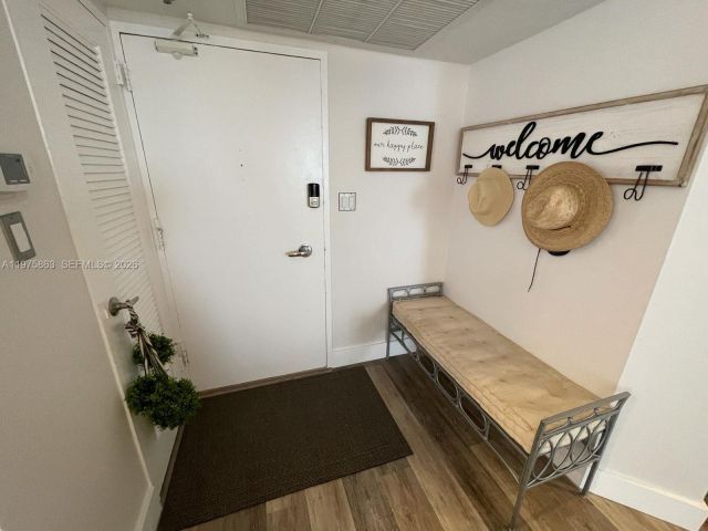 Apartment for rent  Unit #1012 - photo 7504647