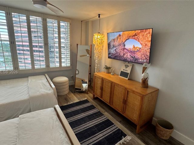 Apartment for rent  Unit #1012 - photo 7504661