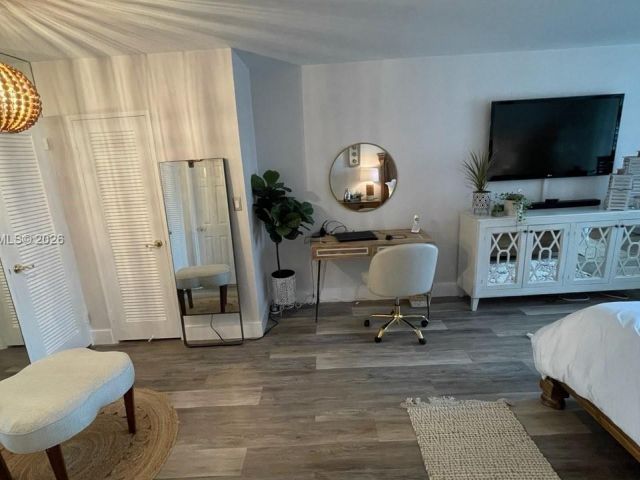 Apartment for rent  Unit #1012 - photo 7504666