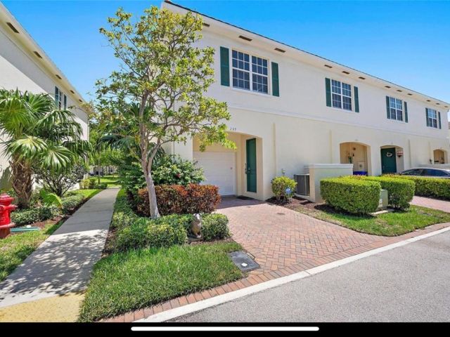 Home for rent at 259 SW 7th Ct - photo 7478644