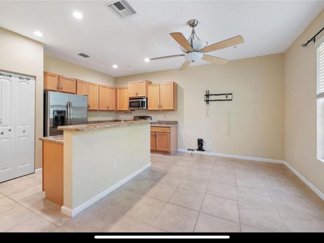 Home for rent at 259 SW 7th Ct - photo 7478648