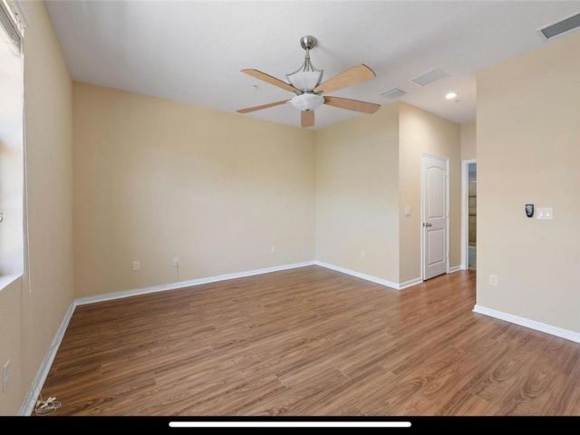 Home for rent at 259 SW 7th Ct - photo 7478654