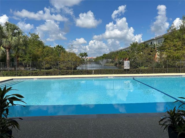 Home for rent at 259 SW 7th Ct - photo 7478660