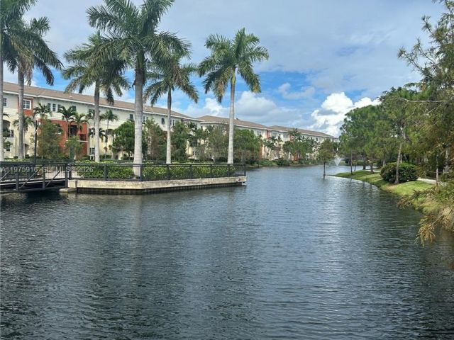 Home for rent at 259 SW 7th Ct - photo 7478661