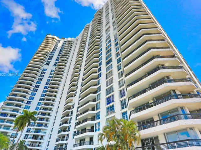 Apartment for sale  Unit #2807 - photo 7504060