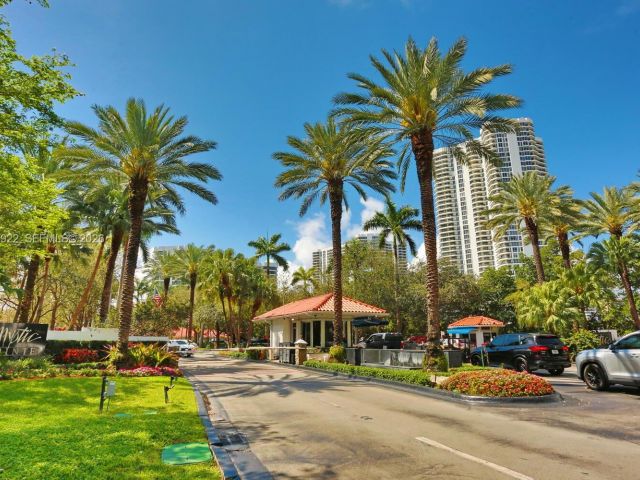 Apartment for sale  Unit #2807 - photo 7504063