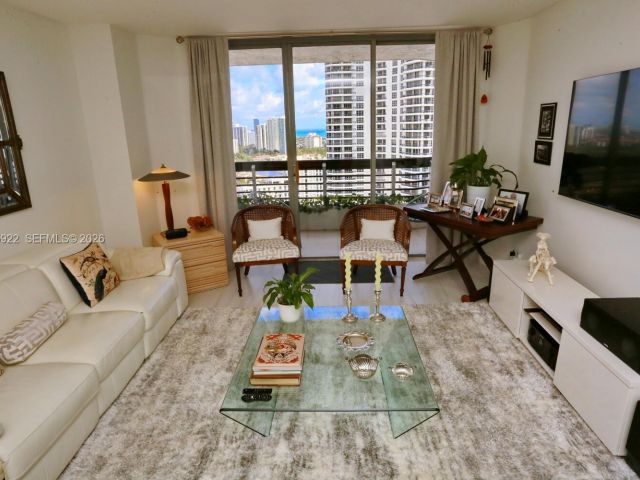 Apartment for sale  Unit #2807 - photo 7504086