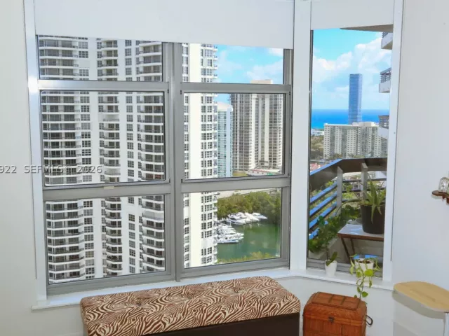 2-bedroom condo for sale in Aventura - 3530 Mystic Pointe Dr 2807 - MondialRealty