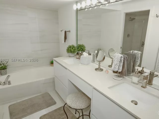 2-bedroom condo for sale in Aventura - 3530 Mystic Pointe Dr 2807 - MondialRealty