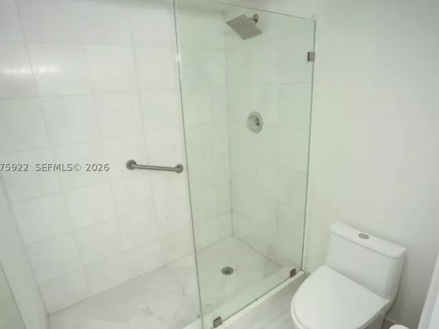 2-bedroom condo for sale in Aventura - 3530 Mystic Pointe Dr 2807 - MondialRealty
