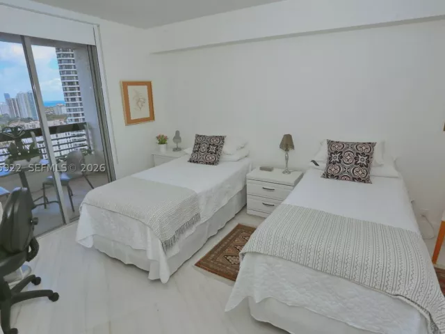 2-bedroom condo for sale in Aventura - 3530 Mystic Pointe Dr 2807 - MondialRealty