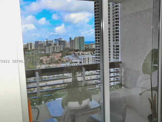 2-bedroom condo for sale in Aventura - 3530 Mystic Pointe Dr 2807 - MondialRealty