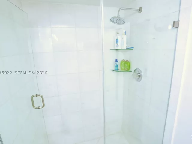2-bedroom condo for sale in Aventura - 3530 Mystic Pointe Dr 2807 - MondialRealty