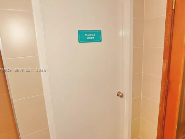 2-bedroom condo for sale in Aventura - 3530 Mystic Pointe Dr 2807 - MondialRealty