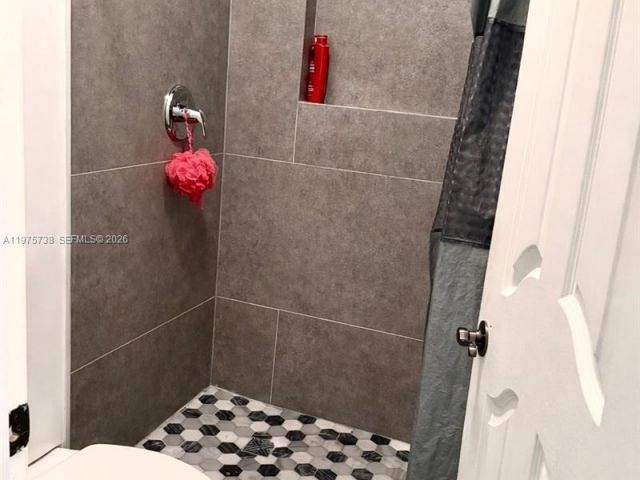 3-bedroom home for rent in Miami - 11269 SW 231st LN - MondialRealty