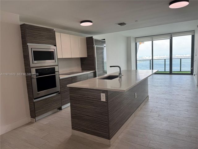 Apartment for rent  Unit #3906 - photo 7493375