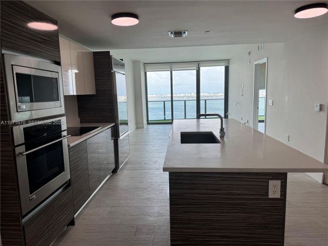 Apartment for rent  Unit #3906 - photo 7493376