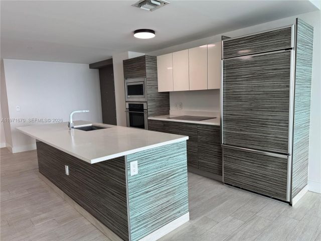 Apartment for rent  Unit #3906 - photo 7493377