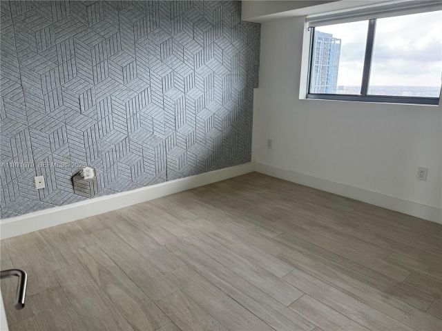 Apartment for rent  Unit #3906 - photo 7493381