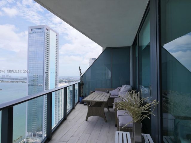 Apartment for rent  Unit #3906 - photo 7493383