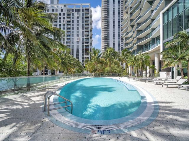 Apartment for rent  Unit #3906 - photo 7493384