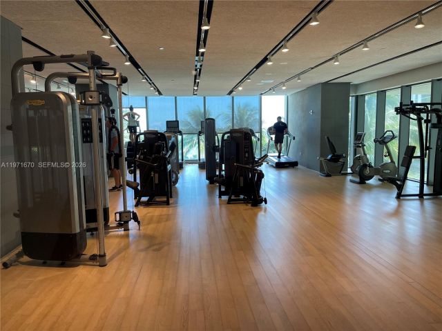 Apartment for rent  Unit #3906 - photo 7493385