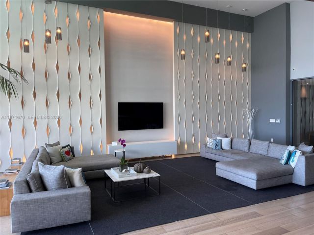 Apartment for rent  Unit #3906 - photo 7493387