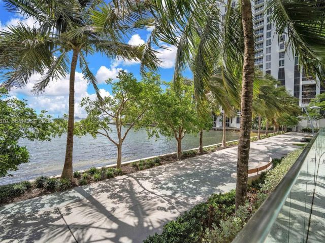 Apartment for rent  Unit #3906 - photo 7493388