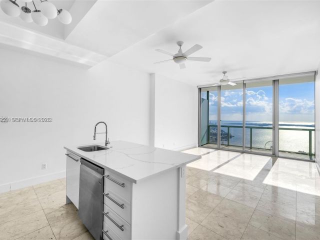 Apartment for rent  Unit #4806 - photo 7527549