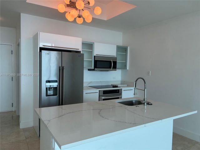 Apartment for rent  Unit #4806 - photo 7527551