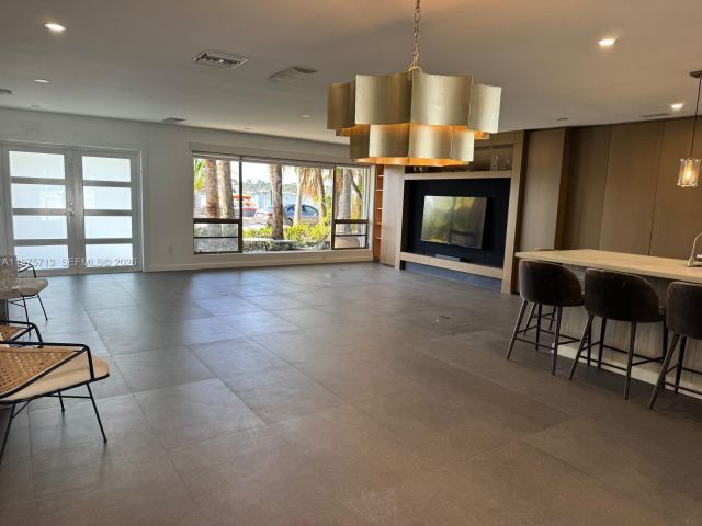 Home for rent at 747 N Northlake Dr 747 - photo 7473962