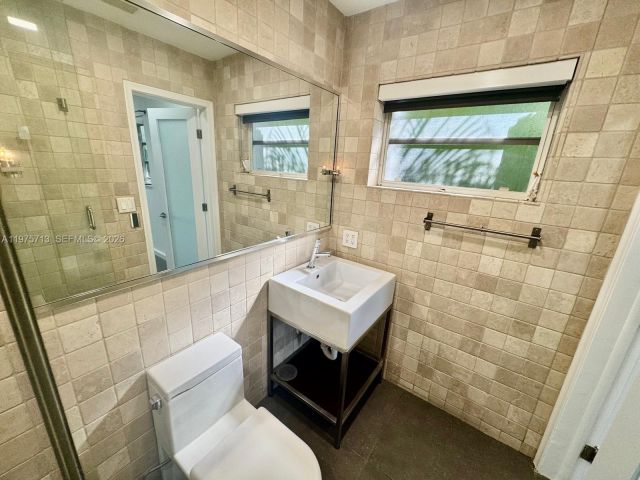 Home for rent at 747 N Northlake Dr 747 - photo 7473968